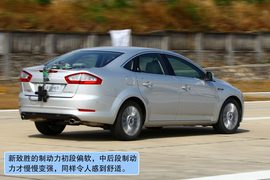 2011款蒙迪欧致胜GTDi