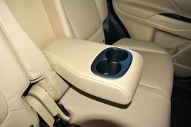 2016款三菱欧蓝德