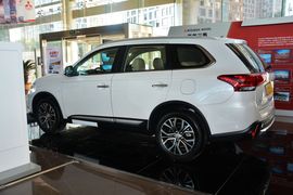 2016款三菱欧蓝德