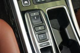 2016款本田雅阁混动