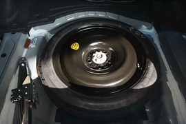 2017款丰田皇冠2.0T运动版