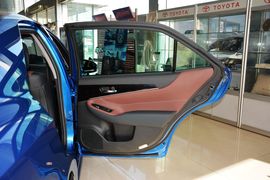 2017款丰田皇冠2.0T运动版