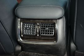 2017款丰田皇冠2.0T运动版