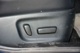 2017款丰田皇冠2.0T运动版