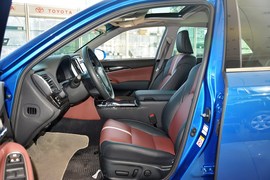 2017款丰田皇冠2.0T运动版