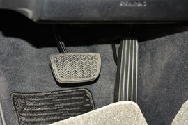 2017款丰田皇冠2.0T运动版