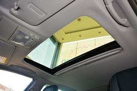 2017款丰田皇冠2.0T运动版