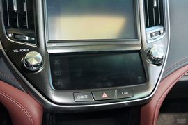 2017款丰田皇冠2.0T运动版