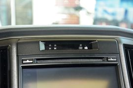 2017款丰田皇冠2.0T运动版