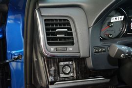 2017款丰田皇冠2.0T运动版