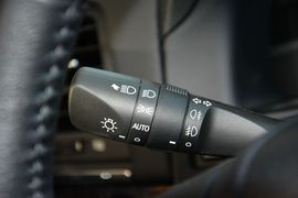 2017款丰田皇冠2.0T运动版