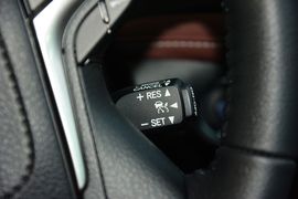 2017款丰田皇冠2.0T运动版