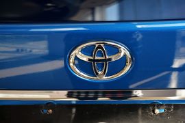 2017款丰田皇冠2.0T运动版