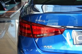 2017款丰田皇冠2.0T运动版