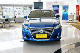 2017款丰田皇冠2.0T运动版