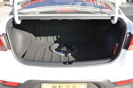 2017款起亚K2三厢