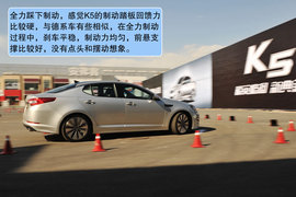 2011款起亚K5试驾