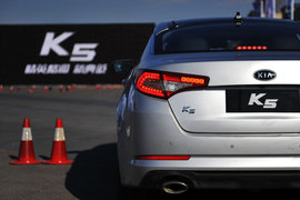 2011款起亚K5试驾