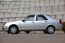 2011款东风雪铁龙爱丽舍试驾