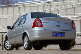 2011款东风雪铁龙爱丽舍试驾