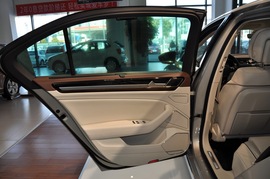 2016款上汽大众辉昂