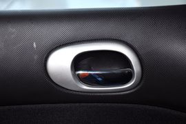 2010款标致207三厢