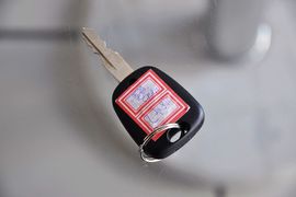 2010款标致207三厢