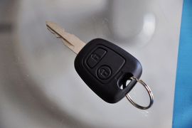 2010款标致207三厢