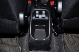 2010款标致207三厢