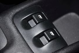 2010款标致207三厢