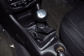 2010款标致207三厢