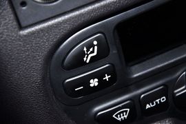 2010款标致207三厢