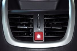 2010款标致207三厢