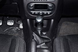 2010款标致207三厢