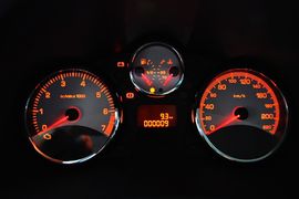 2010款标致207三厢