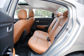 2017款起亚K2三厢