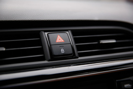 2017款起亚K2三厢