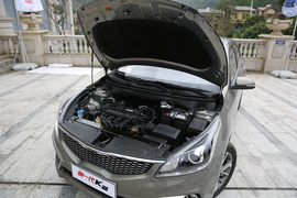 2017款起亚K2三厢