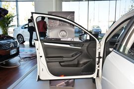 2017款大众速腾1.6L手动舒适型