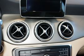 2016款奔驰GLA200动感型