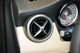 2016款奔驰GLA200动感型