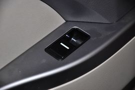 2011款比亚迪M6