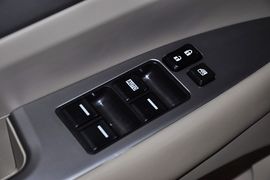 2011款比亚迪M6