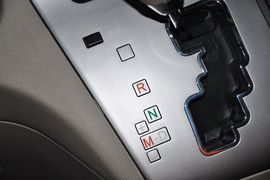 2011款比亚迪M6