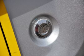 2011款比亚迪M6