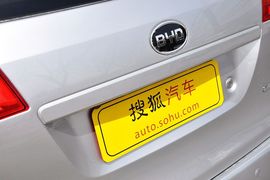 2011款比亚迪M6