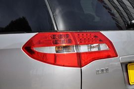 2011款比亚迪M6
