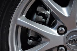 2011款比亚迪M6