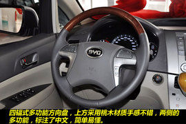 2011款比亚迪M6