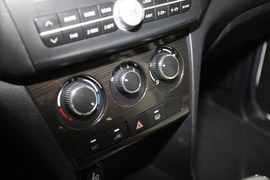 长安欧诺EV广州车展实拍